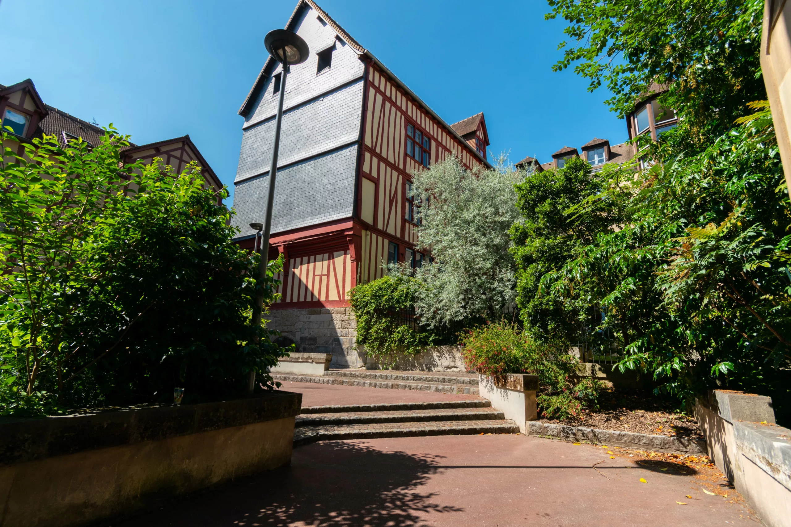 Centre historique de Rouen Rive Droite avec maison en colombage